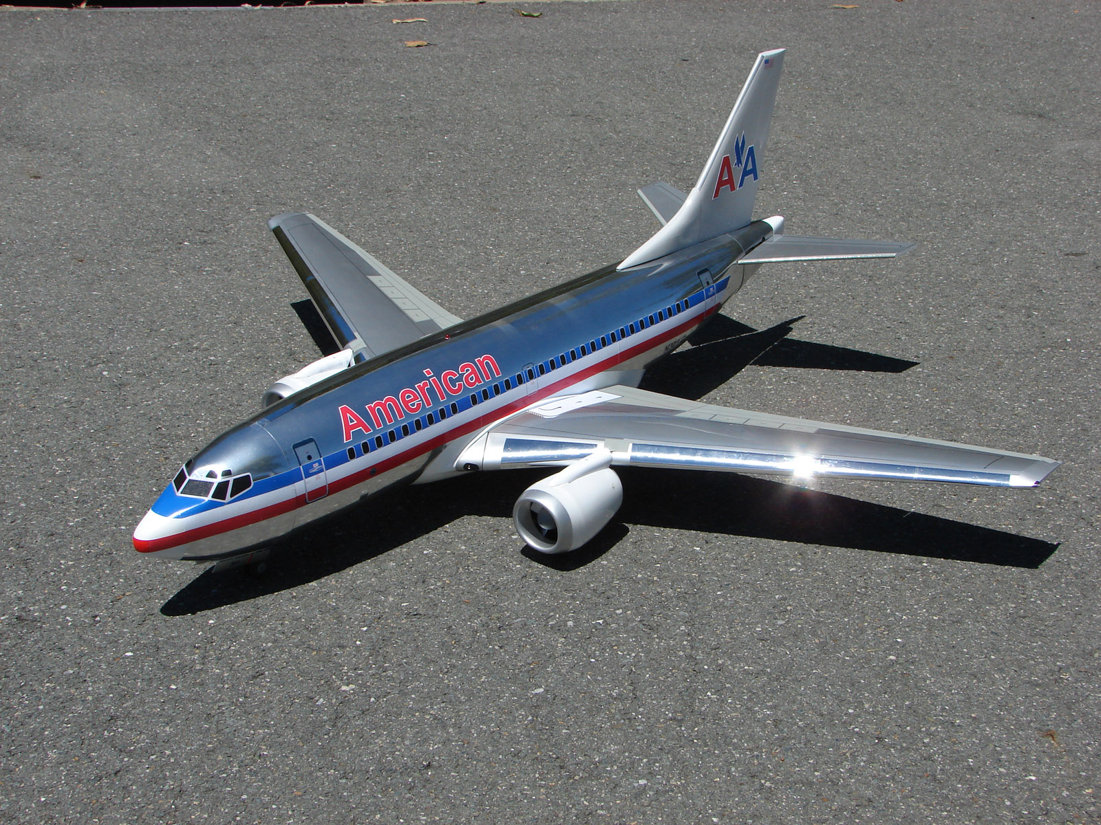 737 RC plane _ American Airlines.jpg