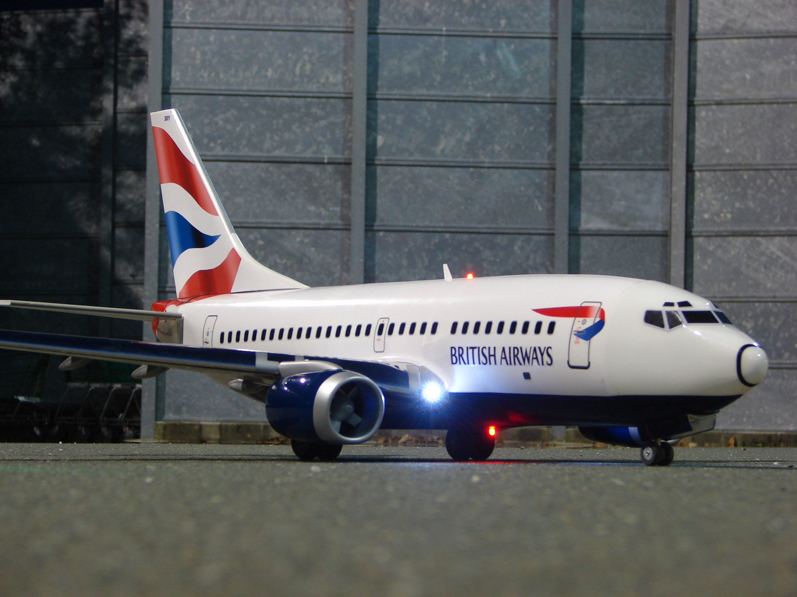 737 RC Plane _ British Airways.jpg