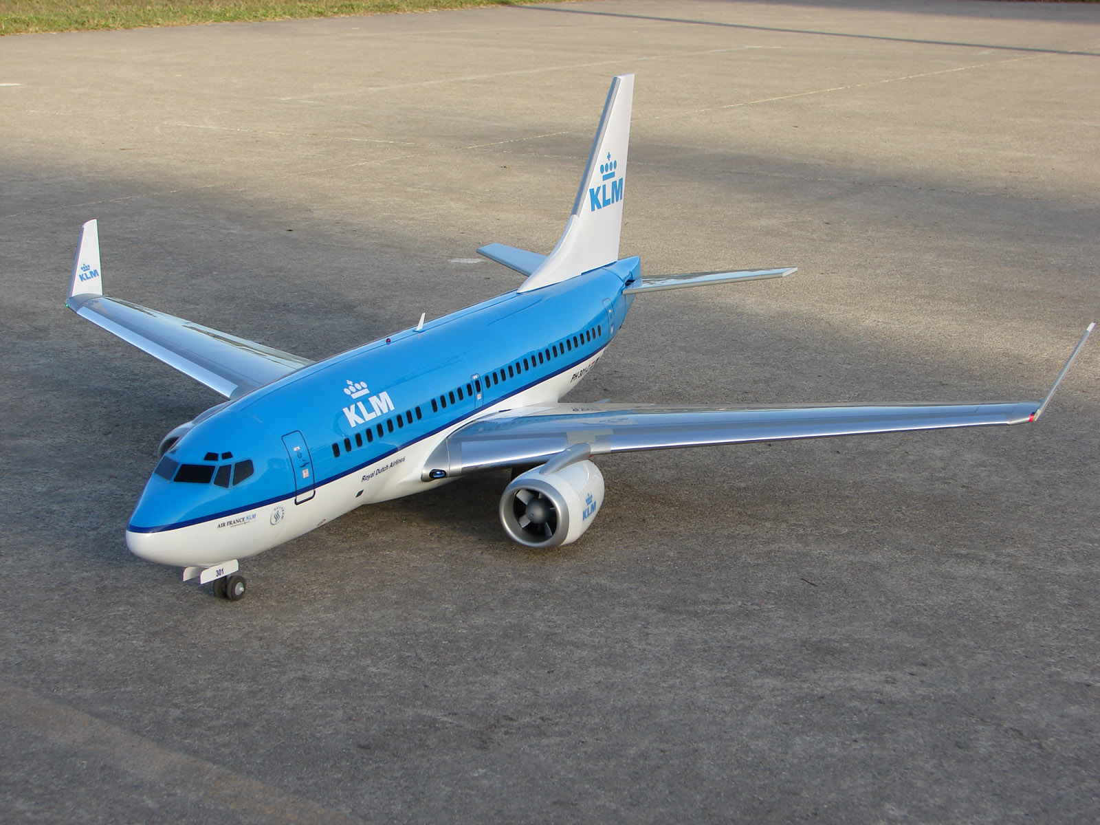 737 RC Plane _ KLM.jpg