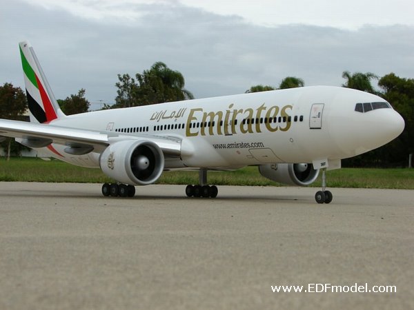 Boeing 777 RC Airliner Emirates5