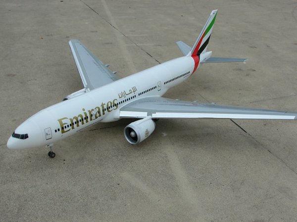 Boeing 777 RC Airliner Emirates
